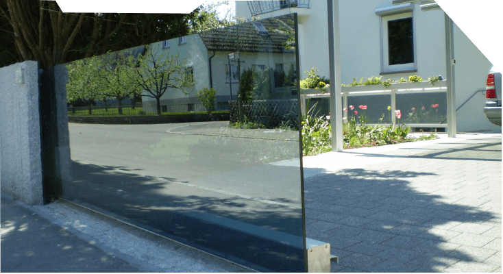 Berner Schiebetor ST-form Schwebendes Glas spiegelnd